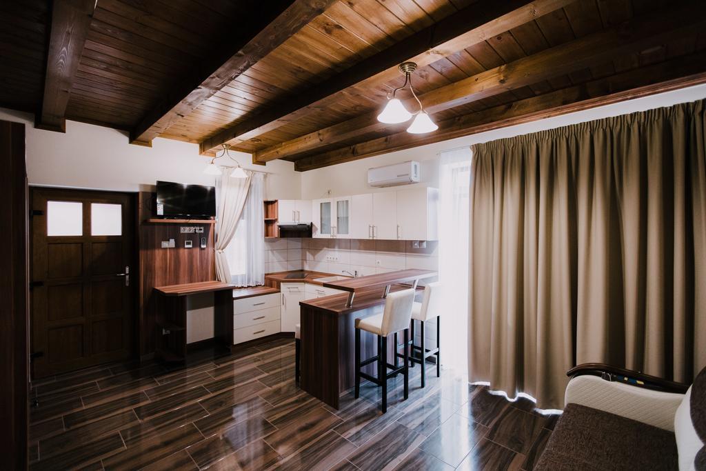 Nemeth Apartmanhazak มูราฮาลอม ภายนอก รูปภาพ