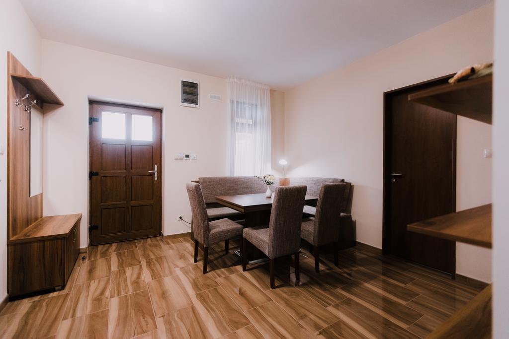 Nemeth Apartmanhazak มูราฮาลอม ภายนอก รูปภาพ