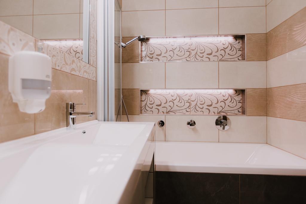 Nemeth Apartmanhazak มูราฮาลอม ภายนอก รูปภาพ