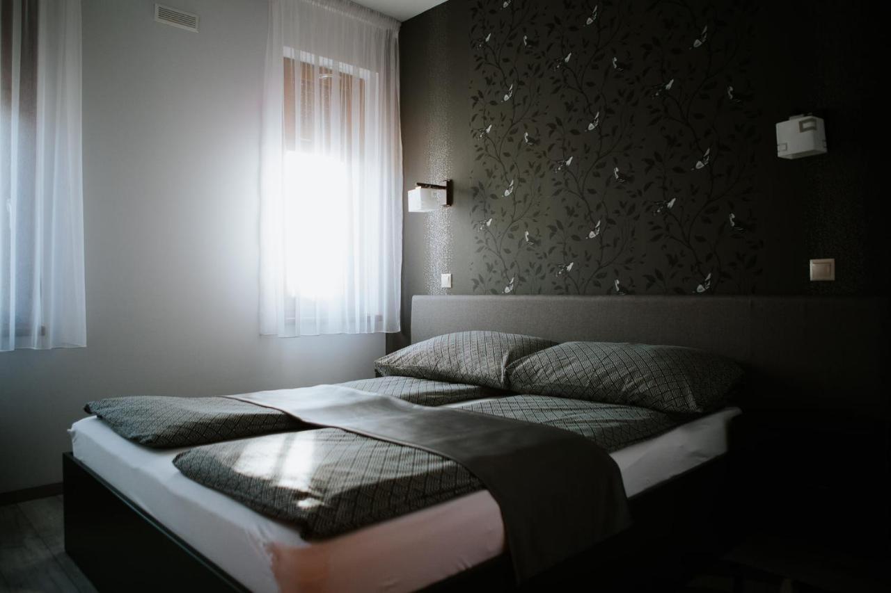 Nemeth Apartmanhazak มูราฮาลอม ภายนอก รูปภาพ